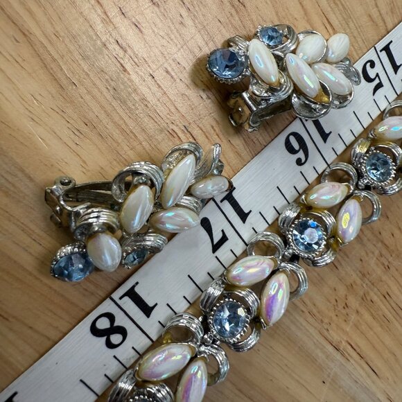 Vintage BSK Bracelet & Clip-On Earrings Set With Faux Pearls & Rhinestones - Picture 13 of 15